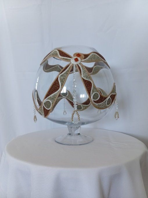 Vase en verre sur pied